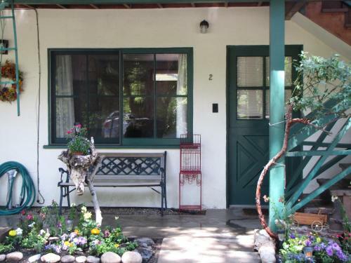 Posada Kern Riverfront Lodge