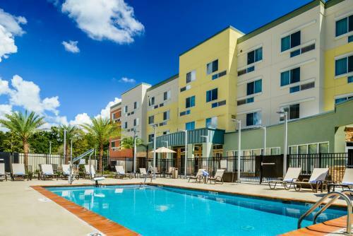 Hotel Courtyard By Marriott Lake Charles