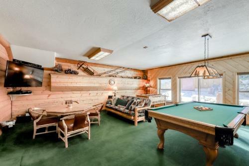 Regatta Chalet