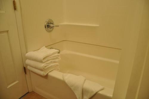 Cute And Convenient Studio In East Vail With Hot Tub Access.