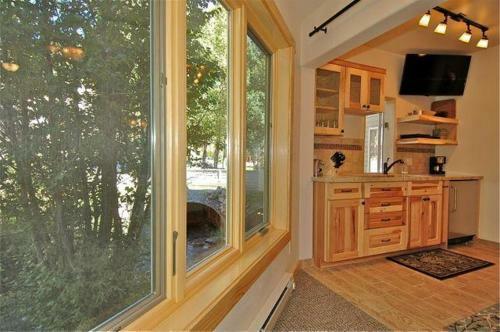 Viking Lodge 100b