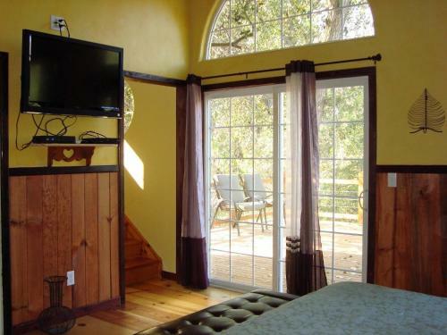Sequoia Riverfront Cabins