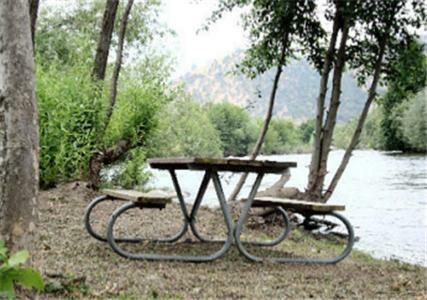 Sequoia Riverfront Cabins