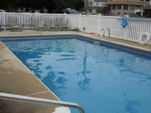 Pelican Point Motel