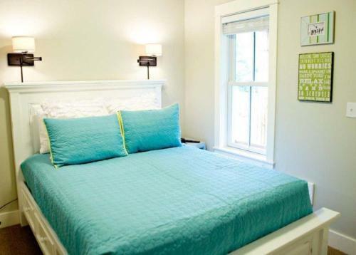 Vintage Beach Three-bedroom Home