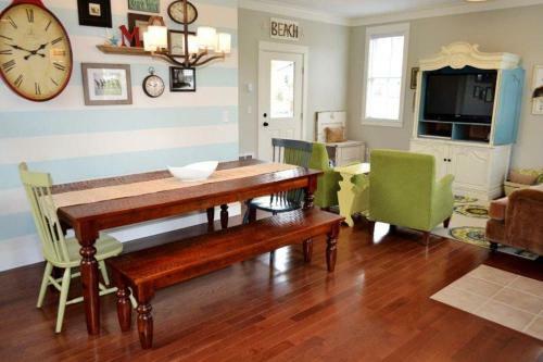Vintage Beach Three-bedroom Home