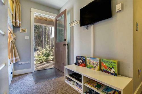 Dreaming Out Loud Two-bedroom Home
