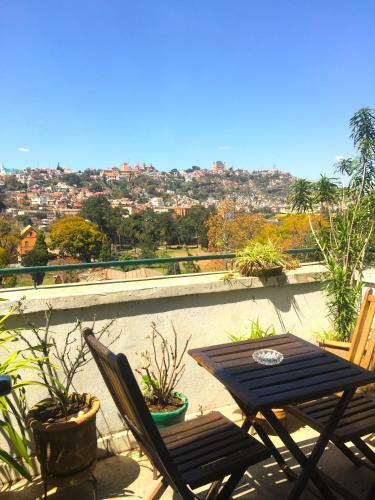 Hotel Tana-jacaranda