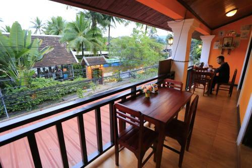 Bed & Breakfast The Art - Singharat Guest House