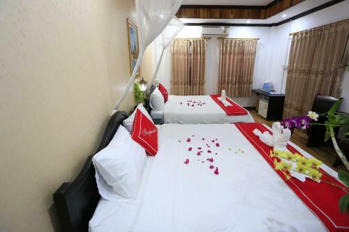 Bed & Breakfast The Art - Singharat Guest House