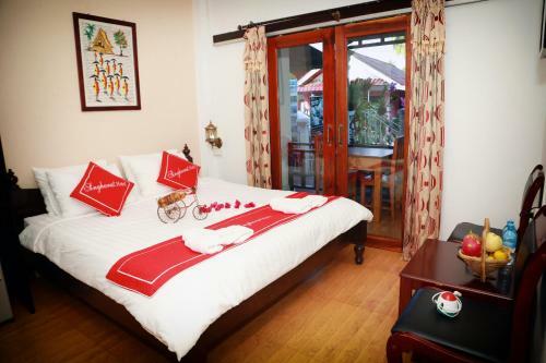 Bed & Breakfast The Art - Singharat Guest House
