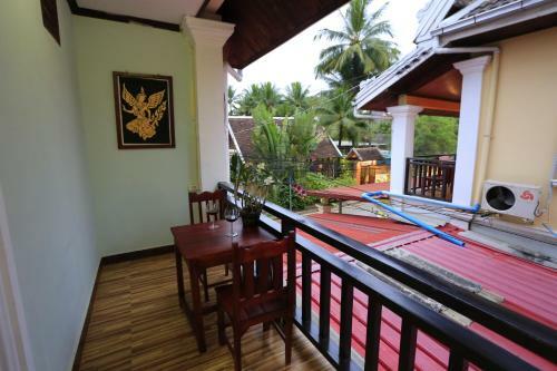 Bed & Breakfast The Art - Singharat Guest House