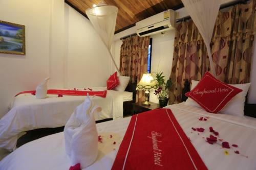 Bed & Breakfast The Art - Singharat Guest House