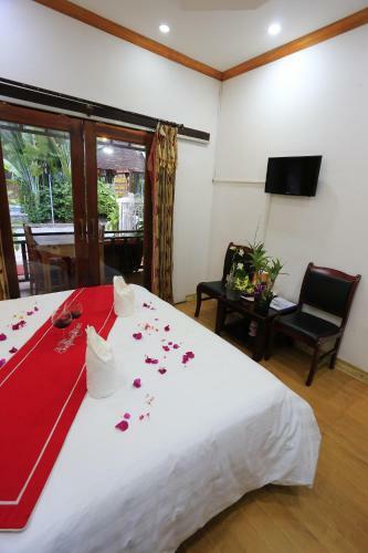 Bed & Breakfast The Art - Singharat Guest House