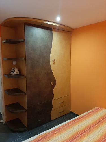 Apartment Hedonist