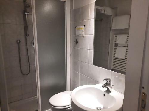 Hostal Girasole House