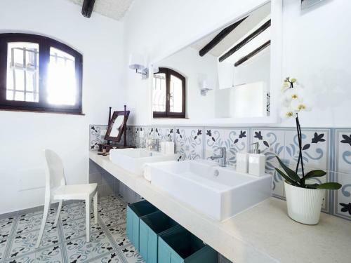 Fontane Bianche Villa Sleeps 12 Pool Air Con Wifi