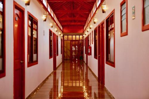 Yakana Hotel