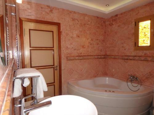 Hostal Cap Blanc Guest House