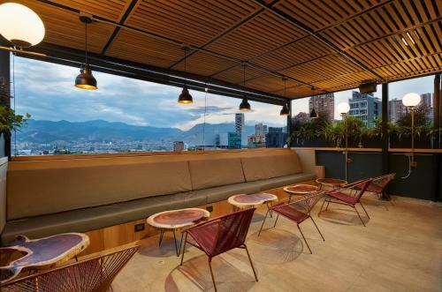 14 Urban Hotel