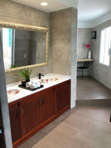 Villa Soundbay House