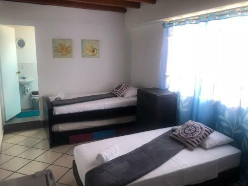 Hostal Posada Almond Bay