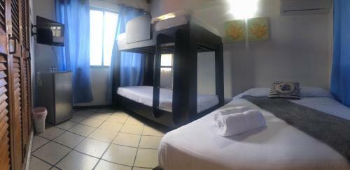 Hostal Posada Almond Bay