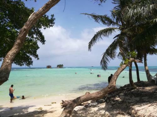 Hostal Rocky Cay Lodging