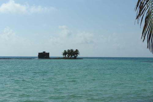 Hostal Rocky Cay Lodging