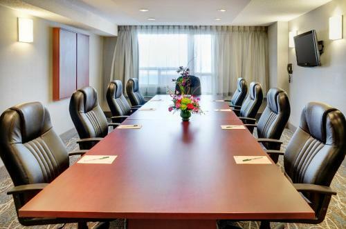 Holiday Inn Hotel & Suites London