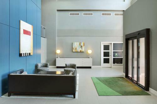 Holiday Inn Hotel & Suites London