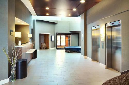 Holiday Inn Hotel & Suites London