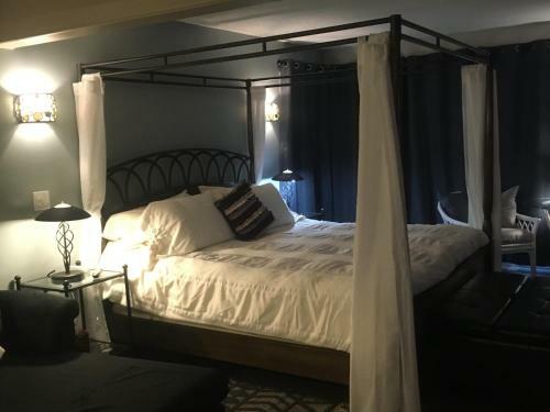 Long Lake Waterfront Bed And Breakfast