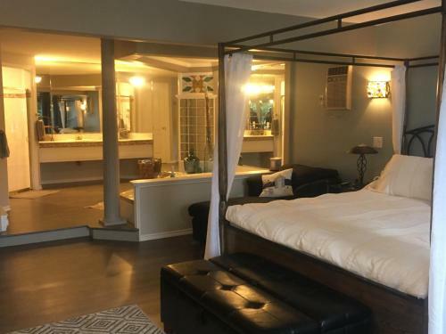 Long Lake Waterfront Bed And Breakfast