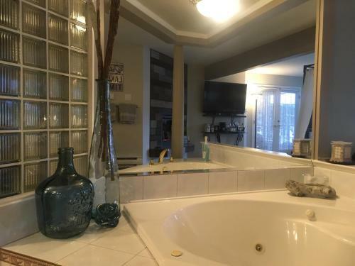 Long Lake Waterfront Bed And Breakfast
