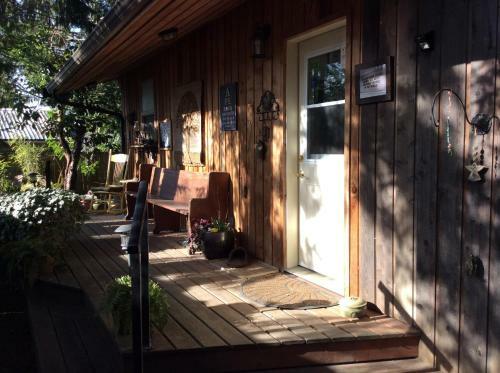 Bev & Sandy's Place B&B