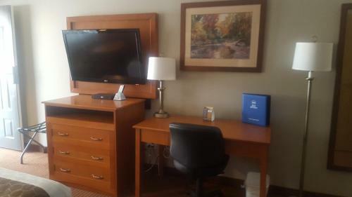Surestay Plus Hotel By Best Western Salmon Arm