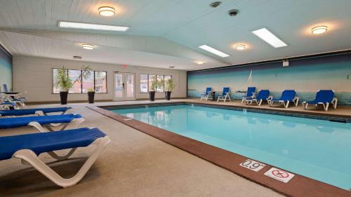 Surestay Plus Hotel By Best Western Salmon Arm