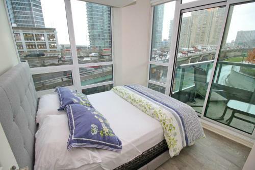 Luxury 3 Br Dt Apartment Toronto, On, Canada