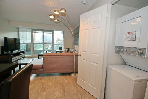 Luxury 3 Br Dt Apartment Toronto, On, Canada