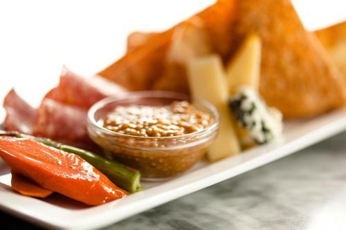 Posada Spinnakers Gastro Brewpub & Guesthouses