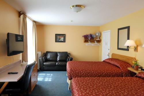 James Bay Inn Hotel, Suites & Cottage