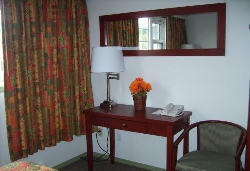 Town And Mountain Hotel
