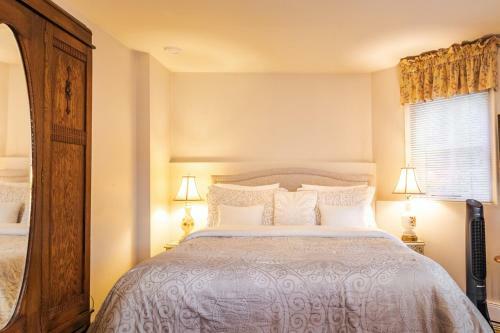 Bed & Breakfast Amethyst Inn