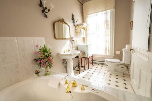 Bed & Breakfast Amethyst Inn