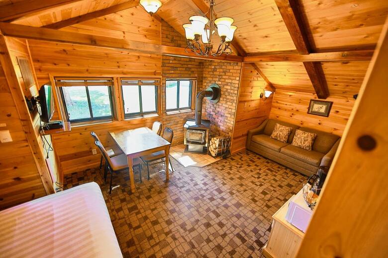 Lodge Castle Mountain Chalets