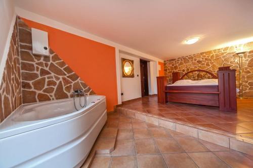 Sumartin Villa Sleeps 8 Pool Air Con Wifi