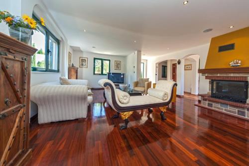 Sumartin Villa Sleeps 8 Pool Air Con Wifi