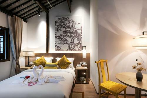 Formoon Boutique Hotel