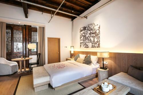 Formoon Boutique Hotel